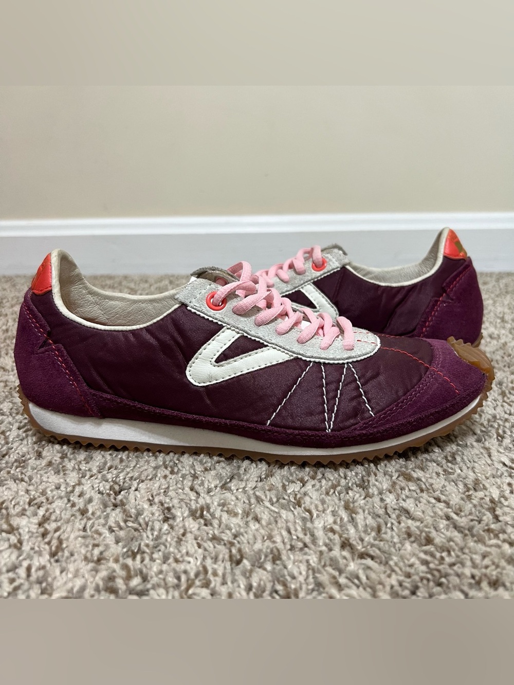 Tretorn Reva Nylon Runner Slim Sneakers Plum/White Retro 80s-Inspired Size 6.5